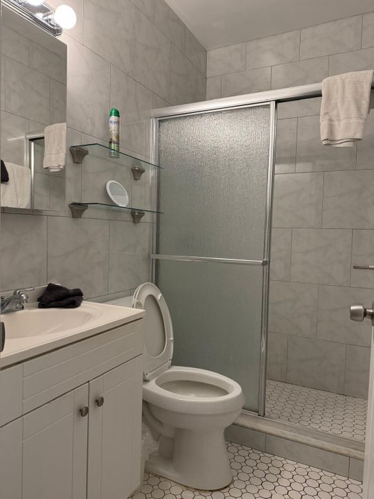 For Sale: $520,000 (1 beds, 1 baths, 712 Square Feet)