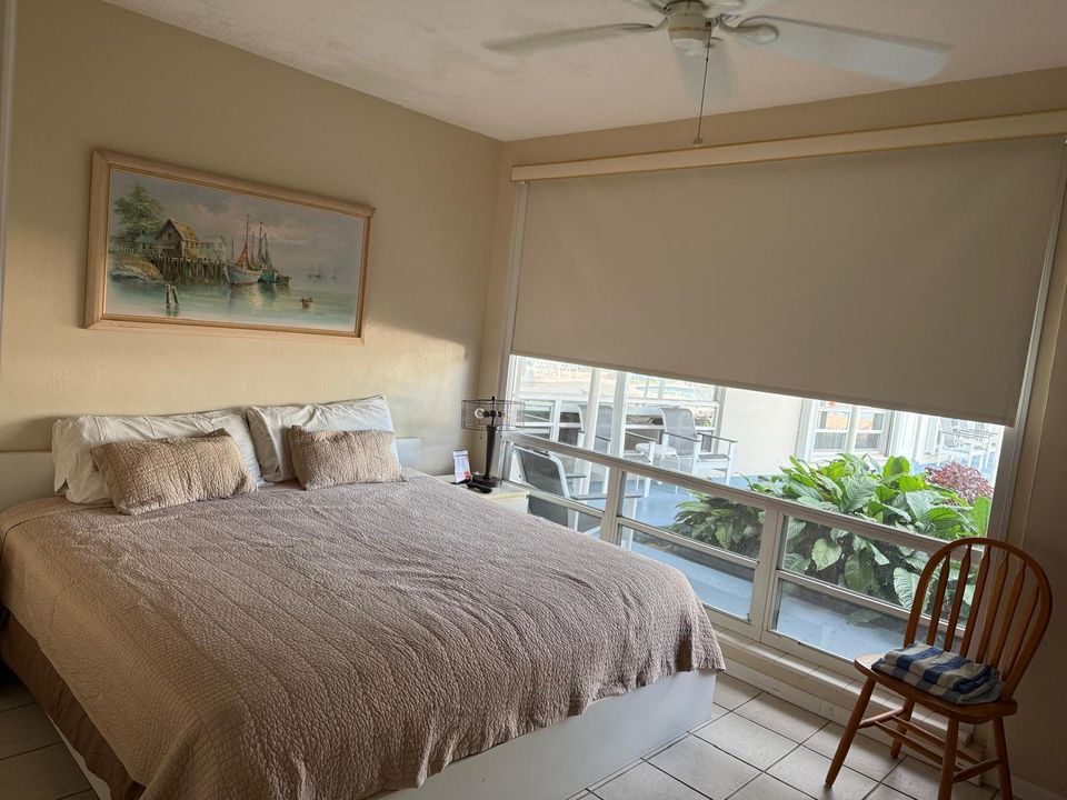 For Sale: $520,000 (1 beds, 1 baths, 712 Square Feet)