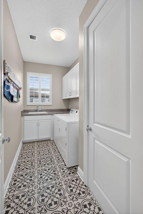 Activo con contrato: $1,650,000 (4 camas, 4 baños, 3760 Pies cuadrados)