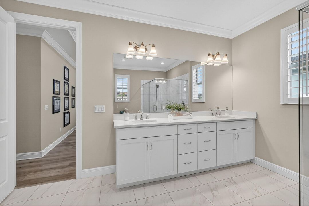 Activo con contrato: $1,650,000 (4 camas, 4 baños, 3760 Pies cuadrados)