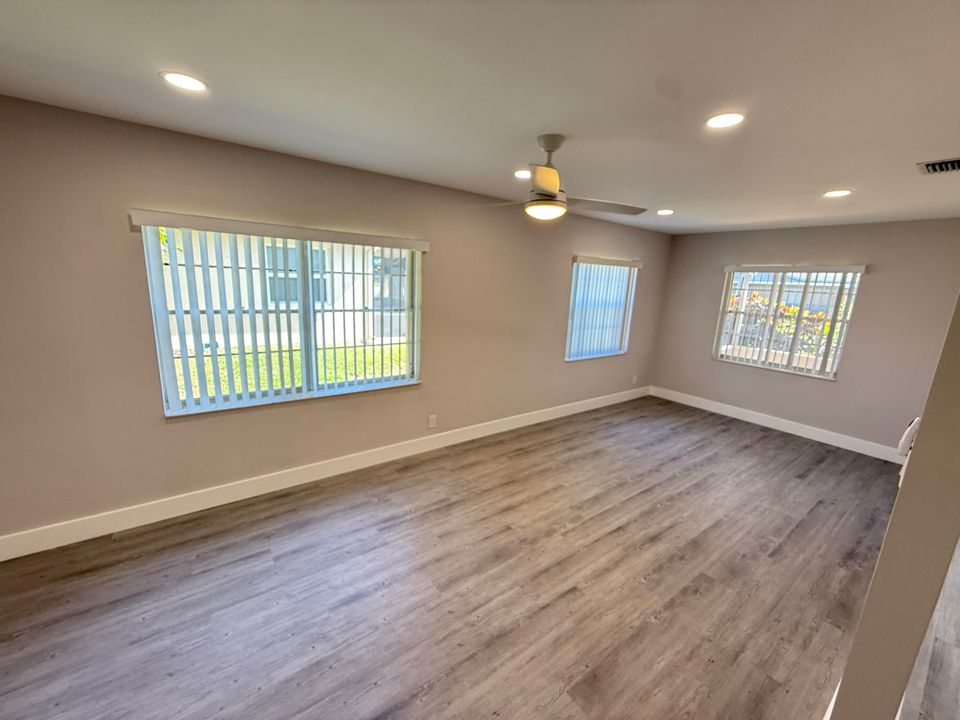 For Rent: $3,000 (2 beds, 2 baths, 1687 Square Feet)