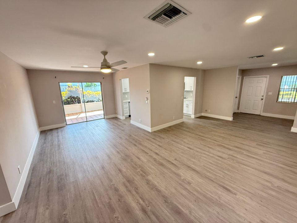 For Rent: $3,000 (2 beds, 2 baths, 1687 Square Feet)