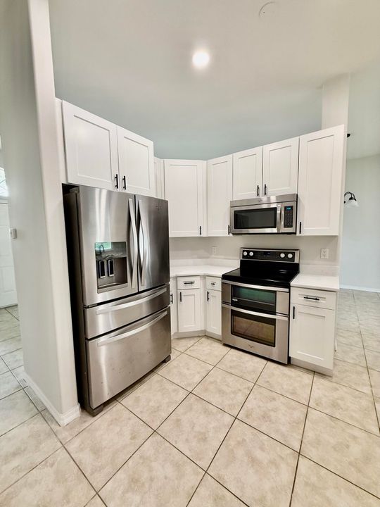 待售: $429,000 (3 贝兹, 2 浴室, 1944 平方英尺)