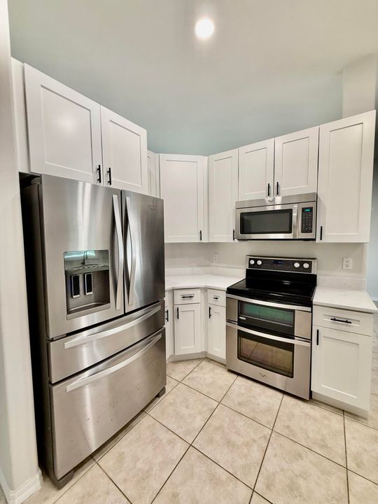 待售: $429,000 (3 贝兹, 2 浴室, 1944 平方英尺)