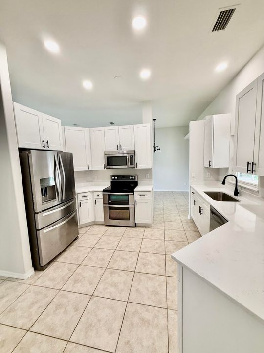 待售: $429,000 (3 贝兹, 2 浴室, 1944 平方英尺)