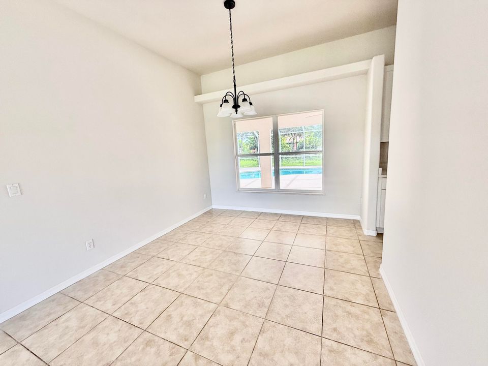 待售: $429,000 (3 贝兹, 2 浴室, 1944 平方英尺)