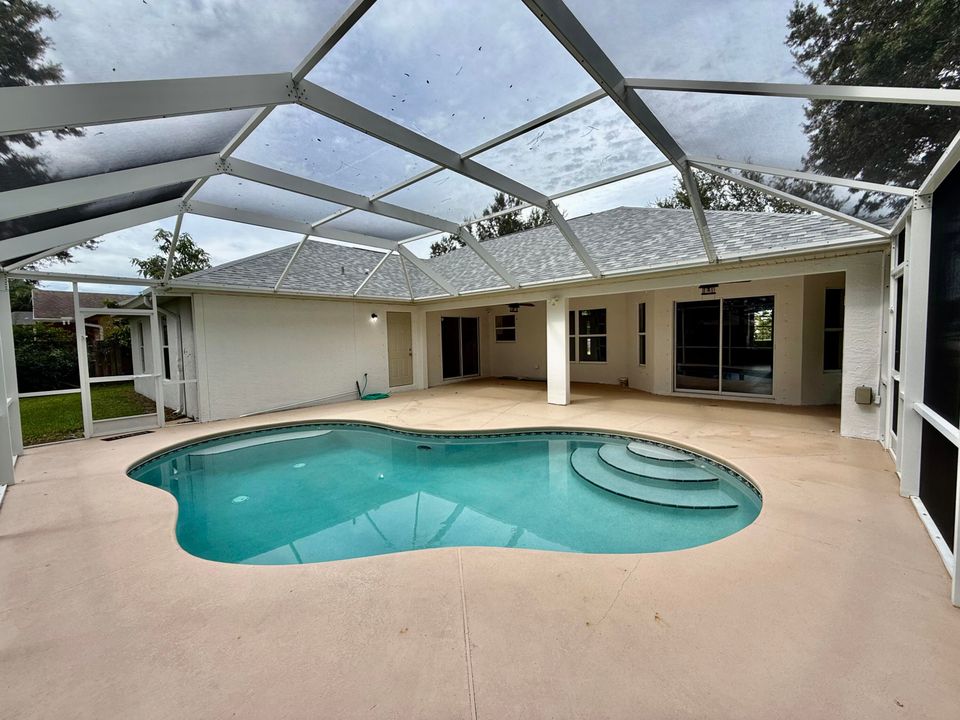 待售: $429,000 (3 贝兹, 2 浴室, 1944 平方英尺)