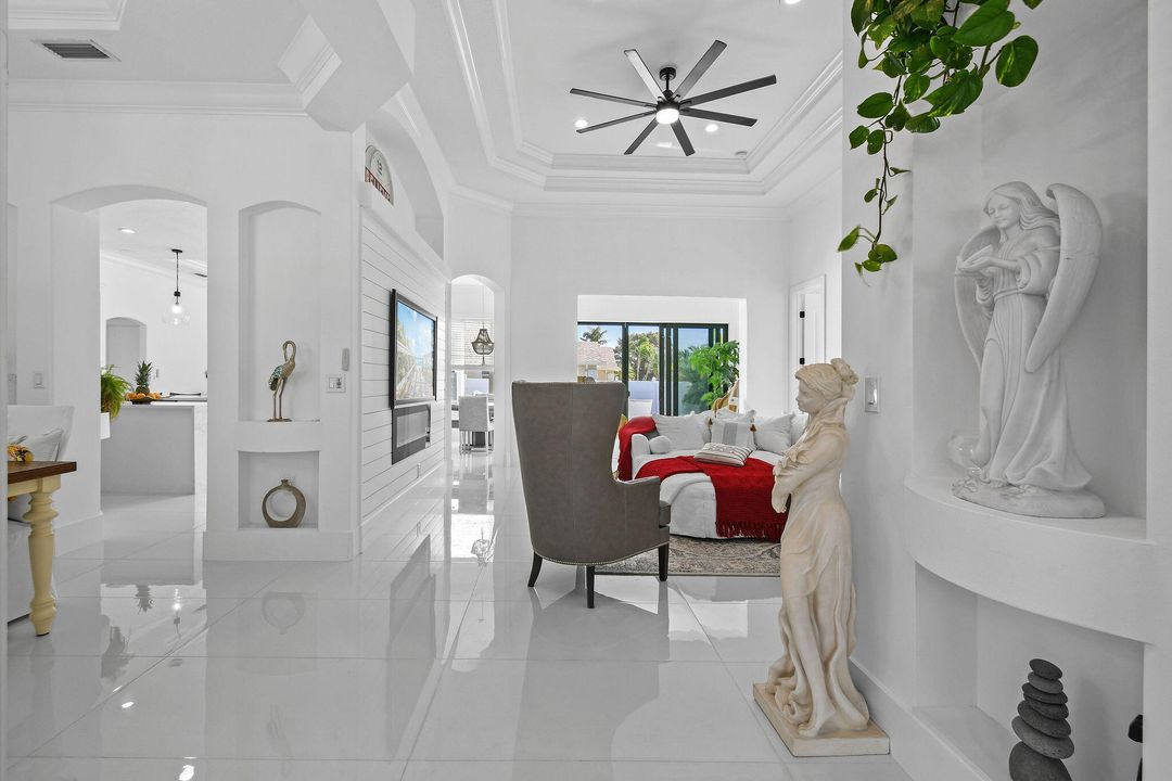 For Sale: $744,900 (4 beds, 2 baths, 3085 Square Feet)