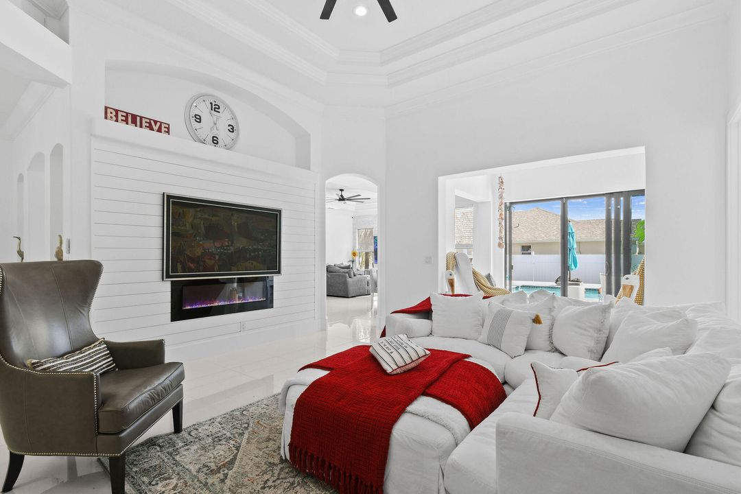 For Sale: $744,900 (4 beds, 2 baths, 3085 Square Feet)