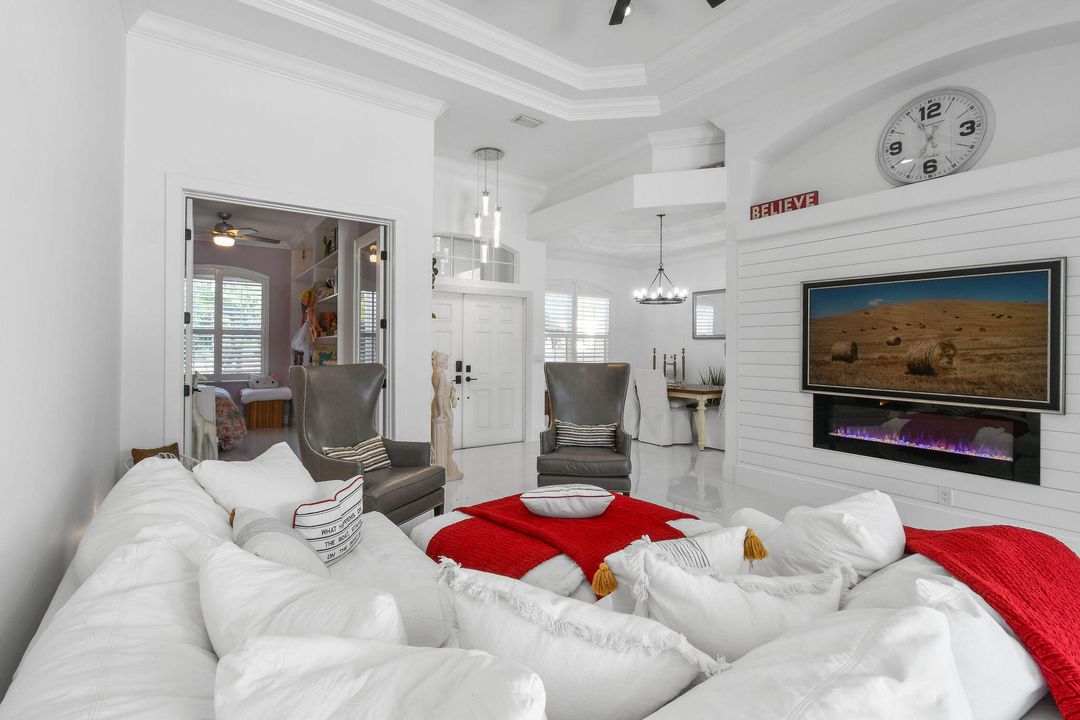 For Sale: $744,900 (4 beds, 2 baths, 3085 Square Feet)