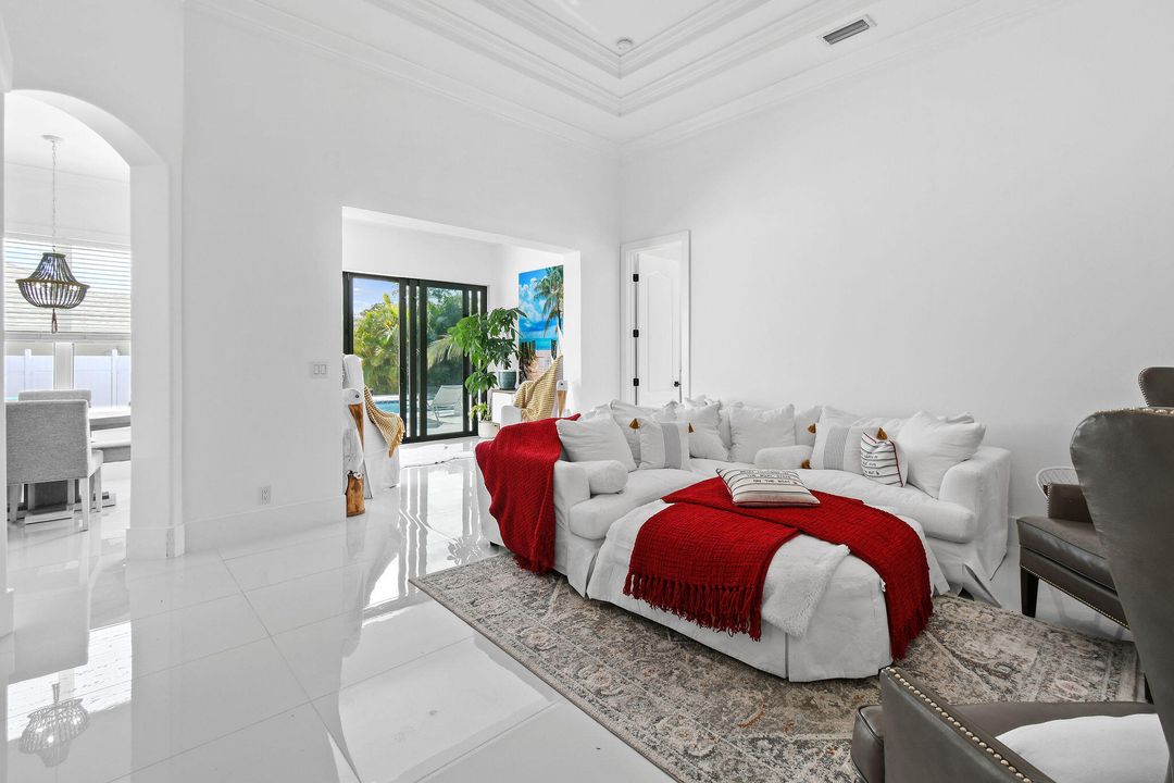 For Sale: $744,900 (4 beds, 2 baths, 3085 Square Feet)