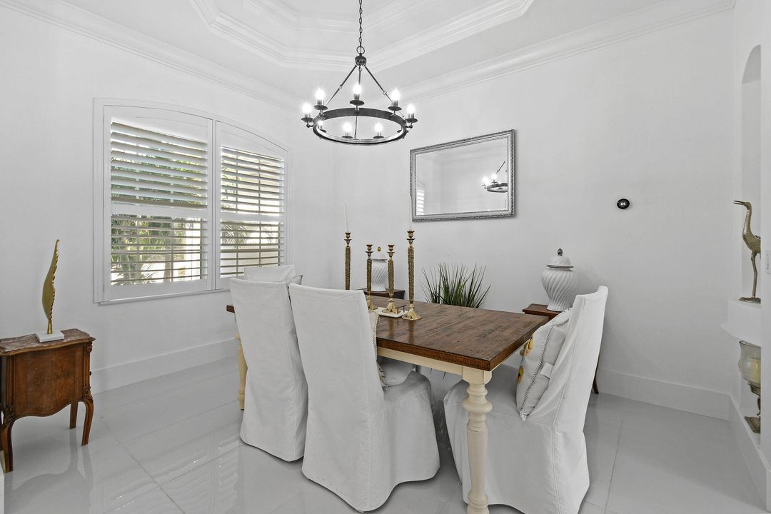 For Sale: $744,900 (4 beds, 2 baths, 3085 Square Feet)