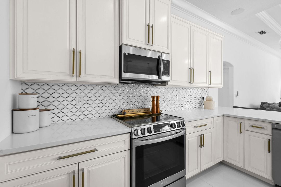 For Sale: $744,900 (4 beds, 2 baths, 3085 Square Feet)