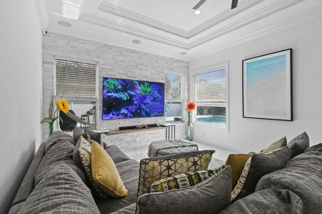 For Sale: $744,900 (4 beds, 2 baths, 3085 Square Feet)