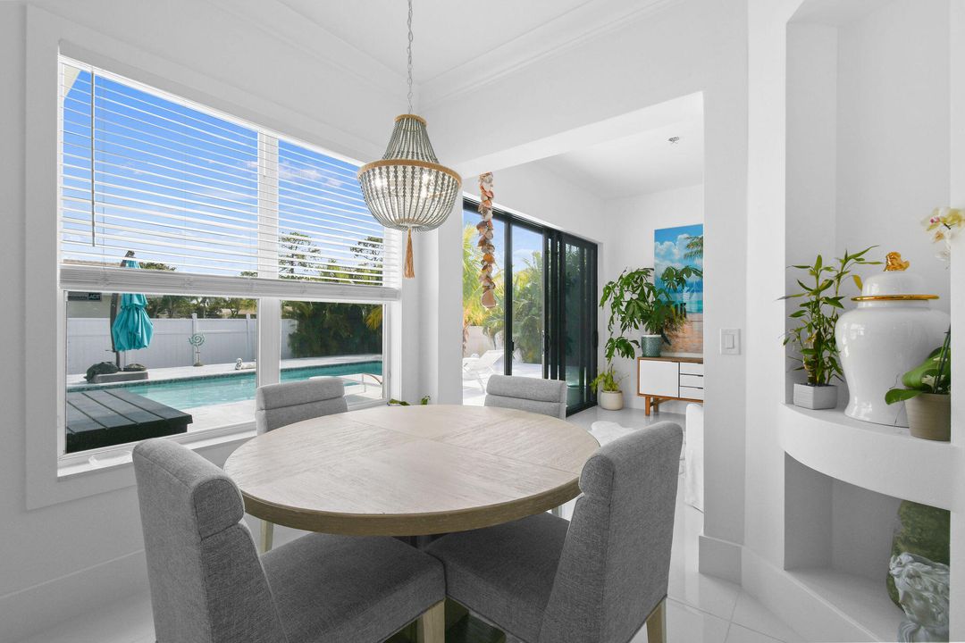 For Sale: $744,900 (4 beds, 2 baths, 3085 Square Feet)