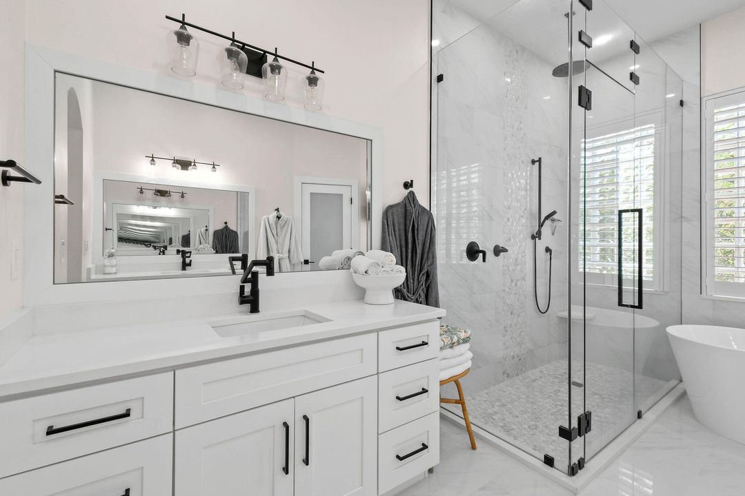 For Sale: $744,900 (4 beds, 2 baths, 3085 Square Feet)