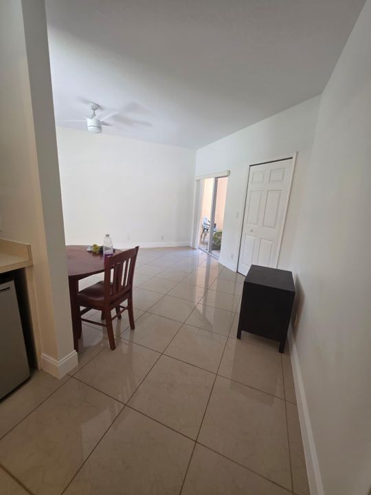 В аренду: $1,250 (1 спален, 1 ванн, 600 Квадратных фут)