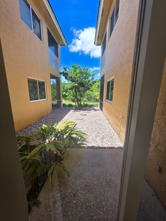 В аренду: $1,250 (1 спален, 1 ванн, 600 Квадратных фут)