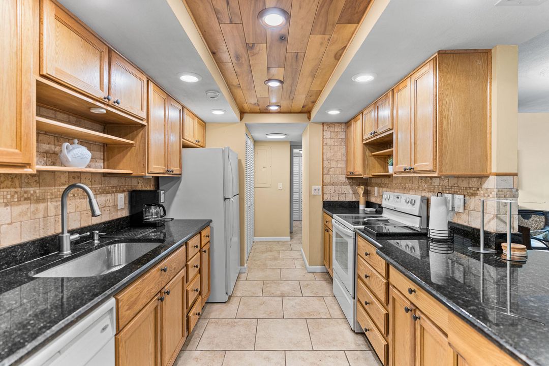 出租: $7,000 (3 贝兹, 3 浴室, 1694 平方英尺)