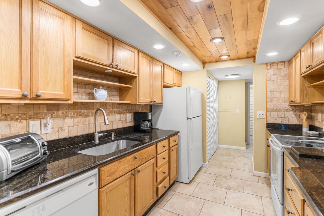 出租: $7,000 (3 贝兹, 3 浴室, 1694 平方英尺)