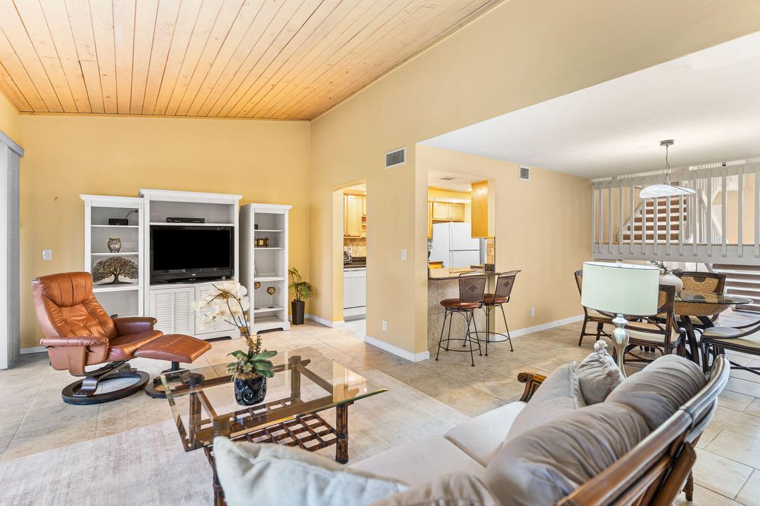 出租: $7,000 (3 贝兹, 3 浴室, 1694 平方英尺)