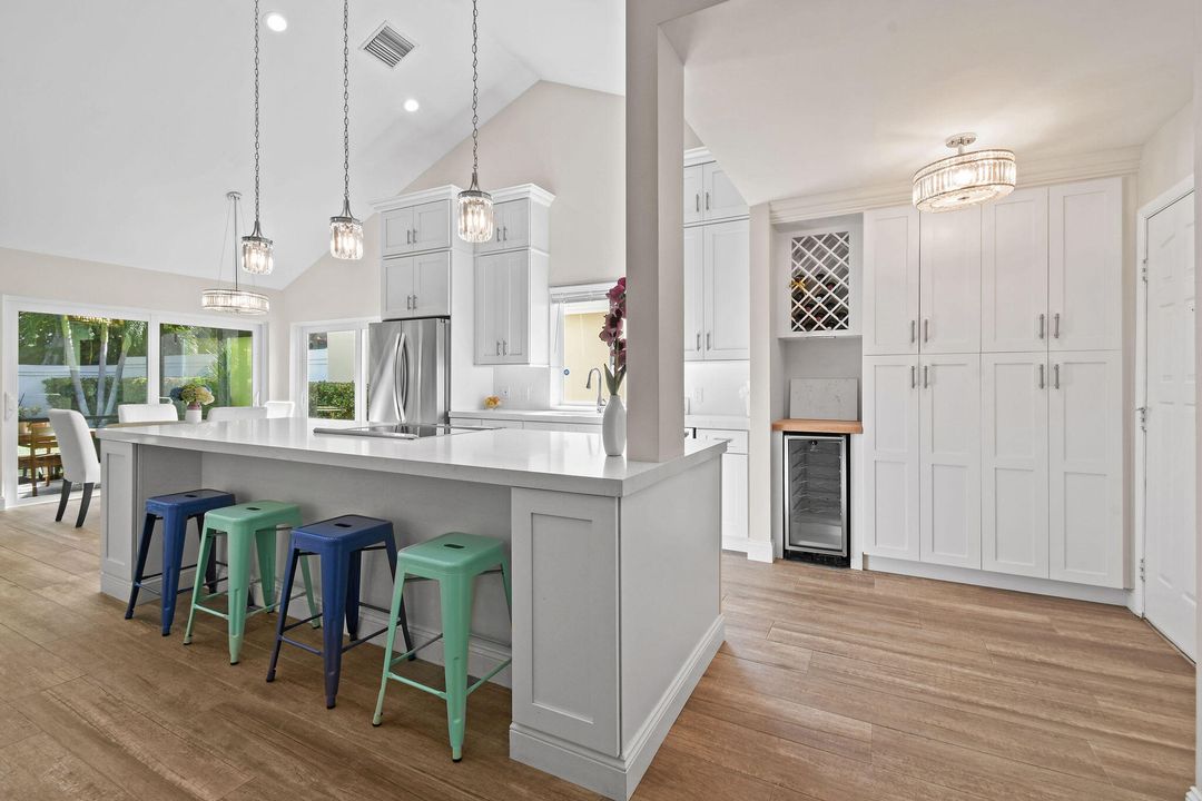 For Sale: $1,275,000 (3 beds, 2 baths, 1889 Square Feet)