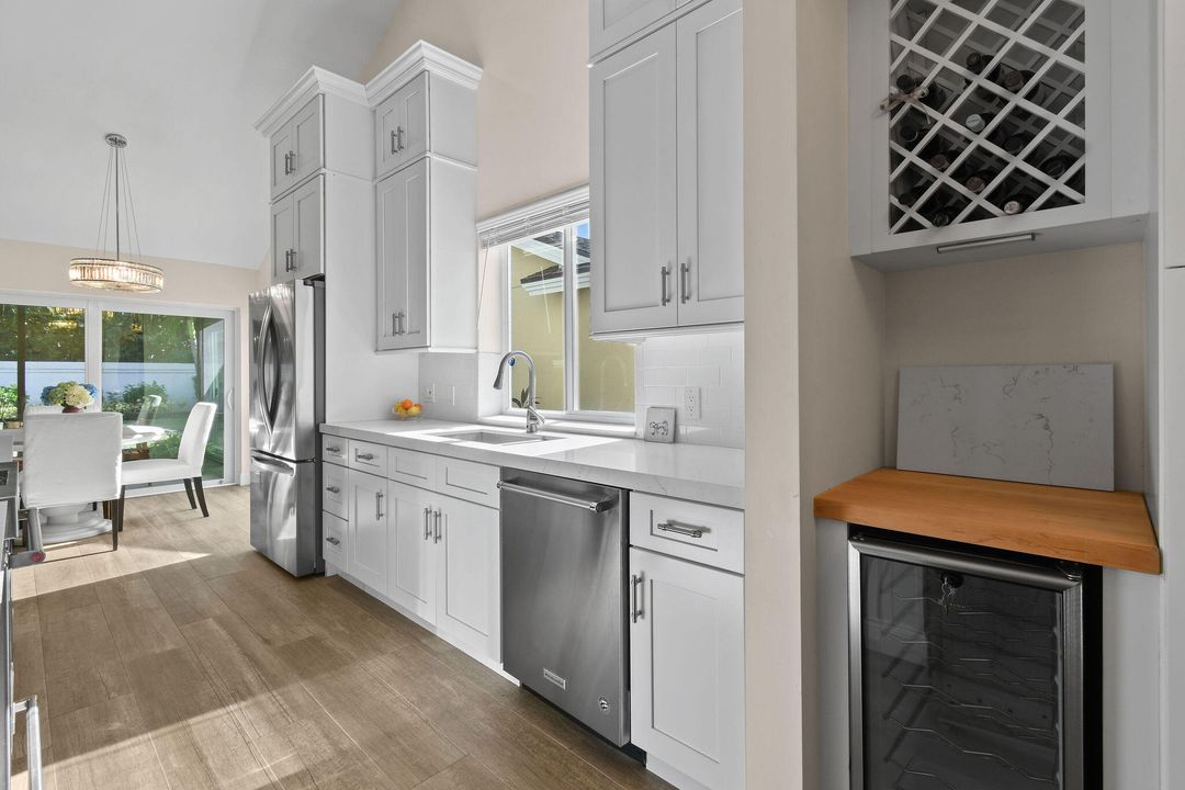 For Sale: $1,275,000 (3 beds, 2 baths, 1889 Square Feet)