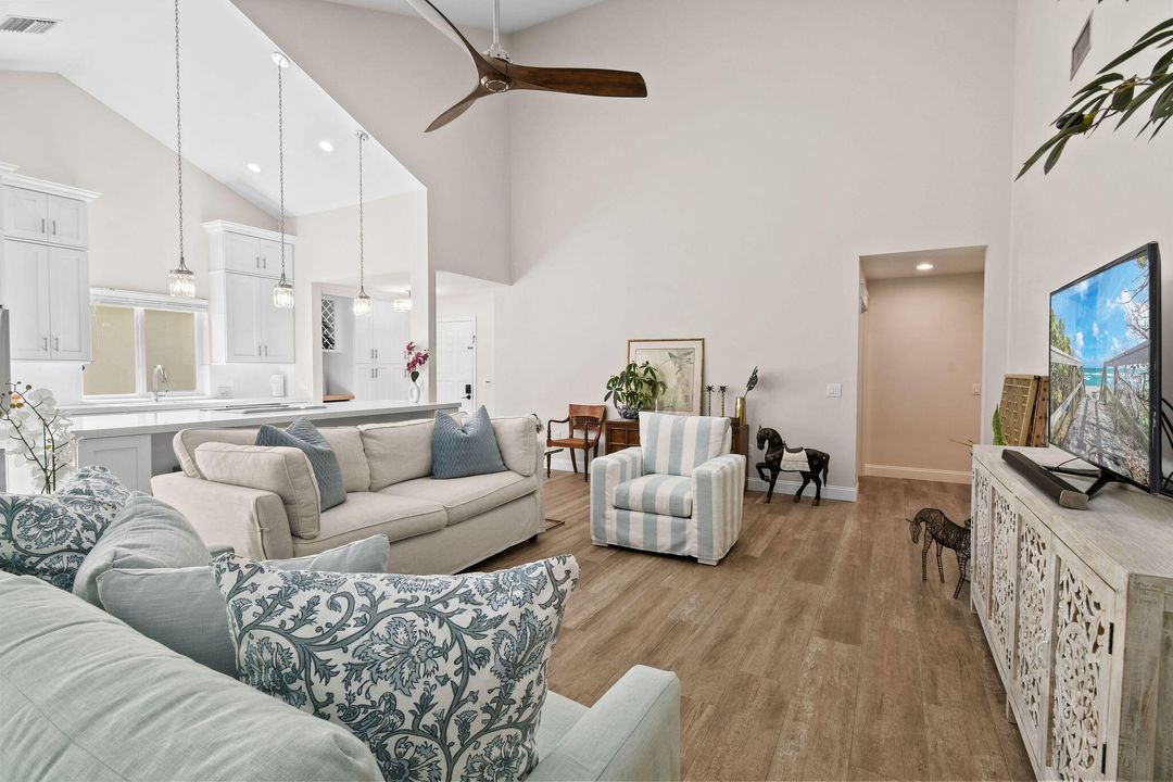 For Sale: $1,275,000 (3 beds, 2 baths, 1889 Square Feet)