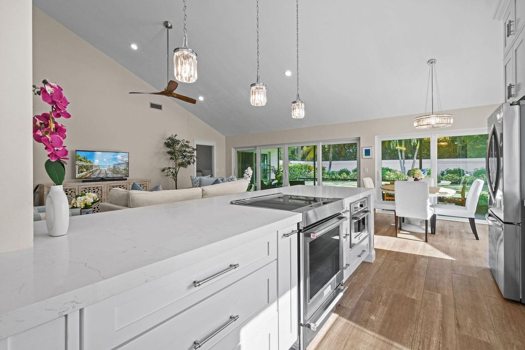 For Sale: $1,275,000 (3 beds, 2 baths, 1889 Square Feet)