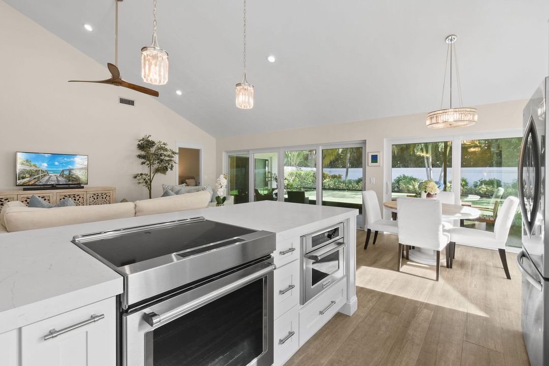 For Sale: $1,275,000 (3 beds, 2 baths, 1889 Square Feet)