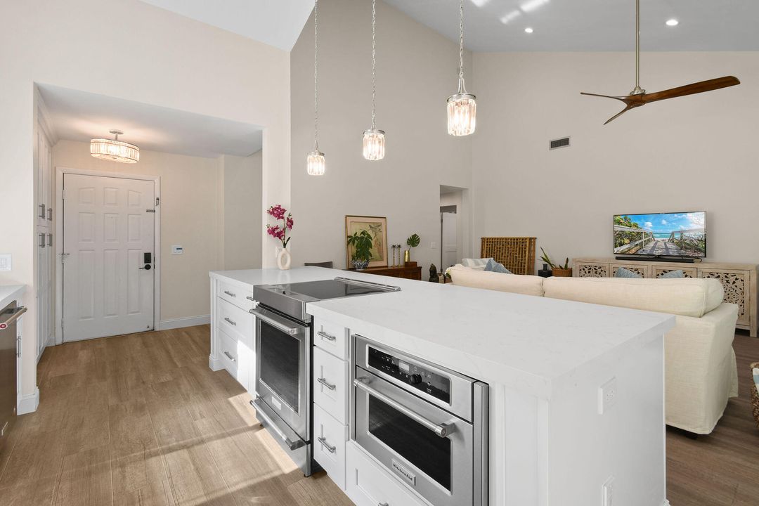 For Sale: $1,275,000 (3 beds, 2 baths, 1889 Square Feet)