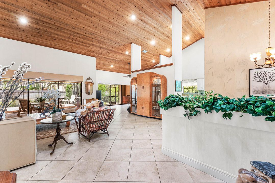 For Sale: $999,000 (3 beds, 2 baths, 2278 Square Feet)