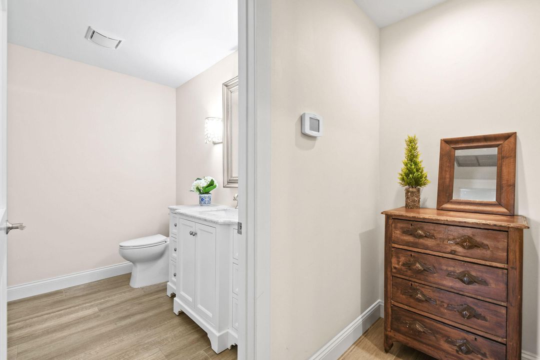 For Sale: $1,275,000 (3 beds, 2 baths, 1889 Square Feet)