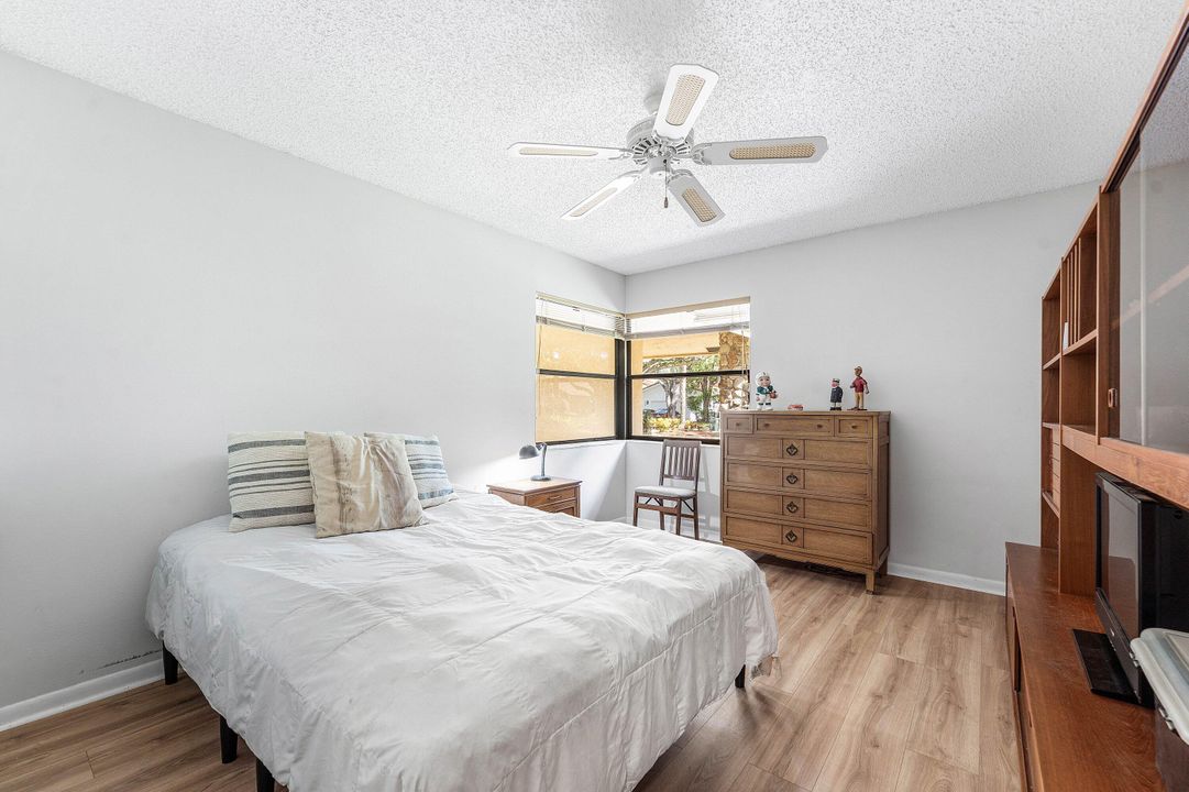 For Sale: $999,000 (3 beds, 2 baths, 2278 Square Feet)