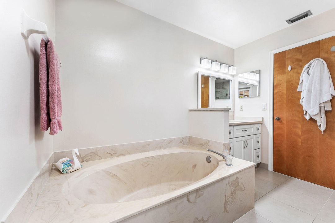 For Sale: $999,000 (3 beds, 2 baths, 2278 Square Feet)