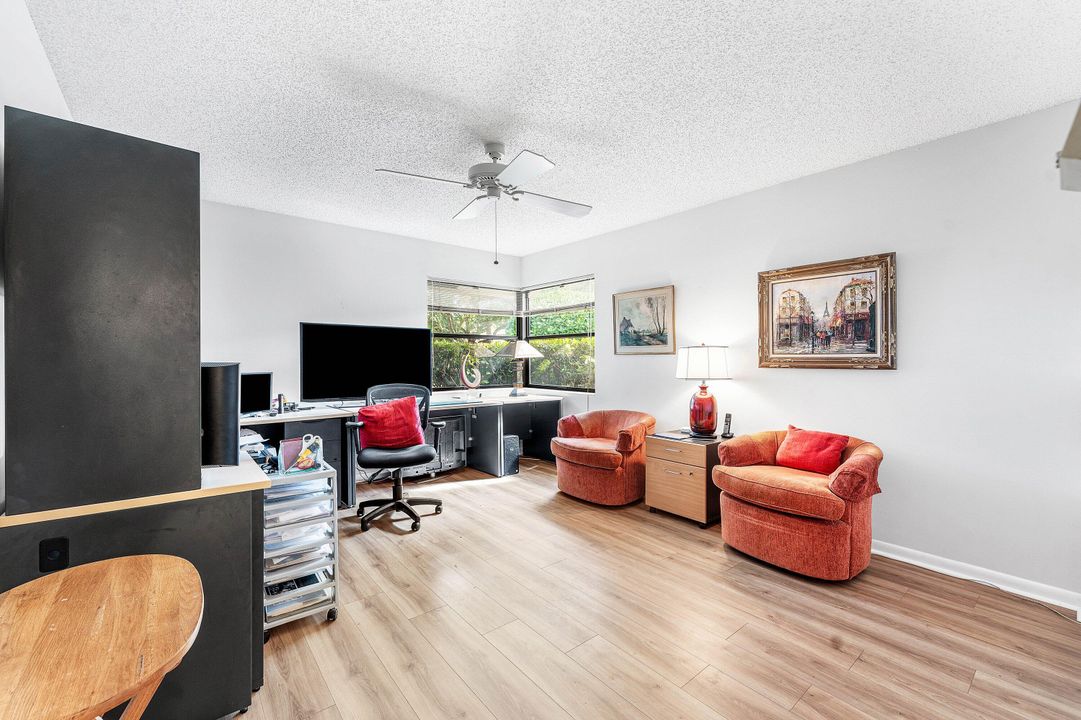 For Sale: $999,000 (3 beds, 2 baths, 2278 Square Feet)