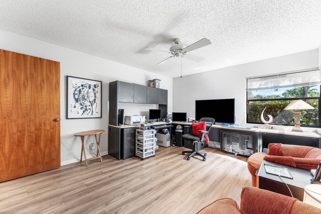 For Sale: $999,000 (3 beds, 2 baths, 2278 Square Feet)