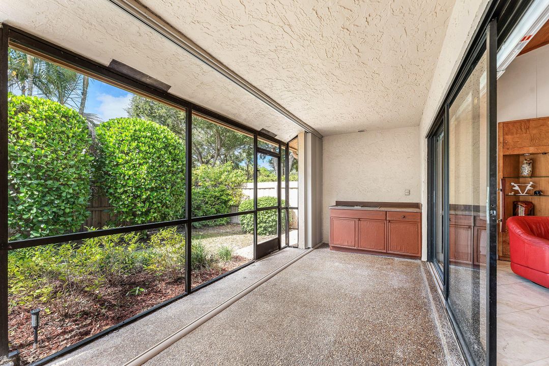 For Sale: $999,000 (3 beds, 2 baths, 2278 Square Feet)