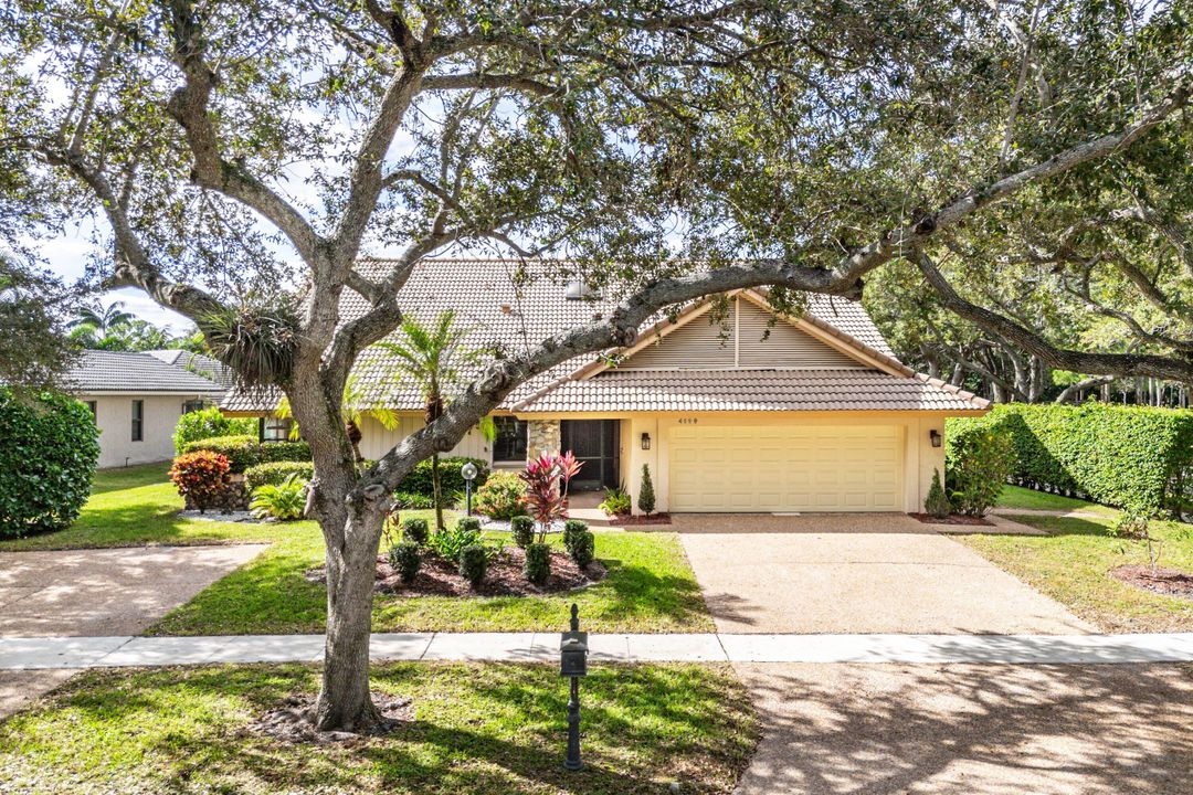For Sale: $999,000 (3 beds, 2 baths, 2278 Square Feet)