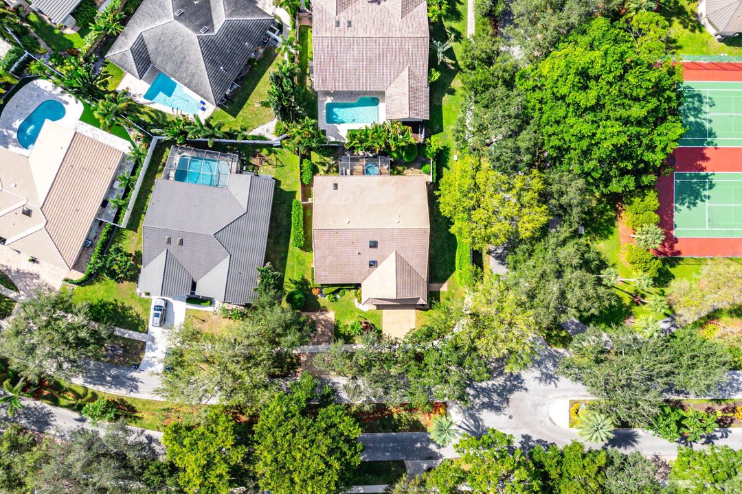 For Sale: $999,000 (3 beds, 2 baths, 2278 Square Feet)