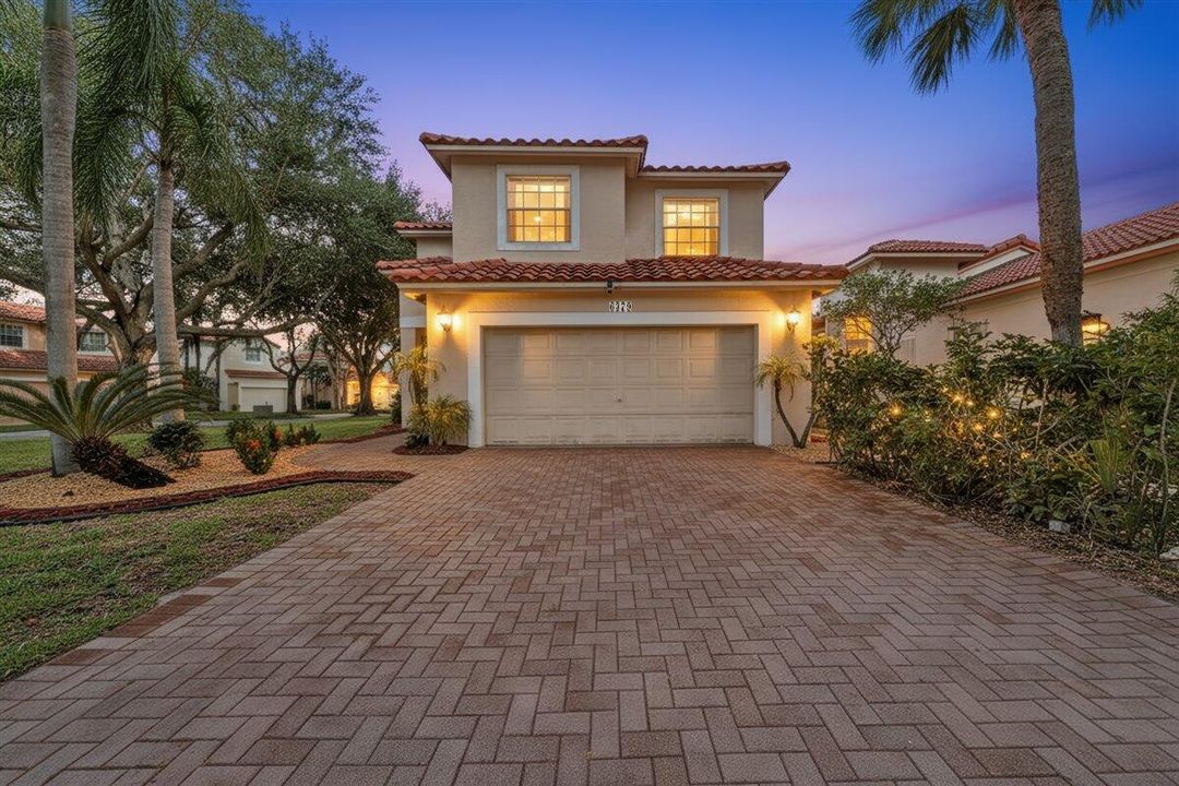 For Sale: $560,000 (3 beds, 2 baths, 1760 Square Feet)