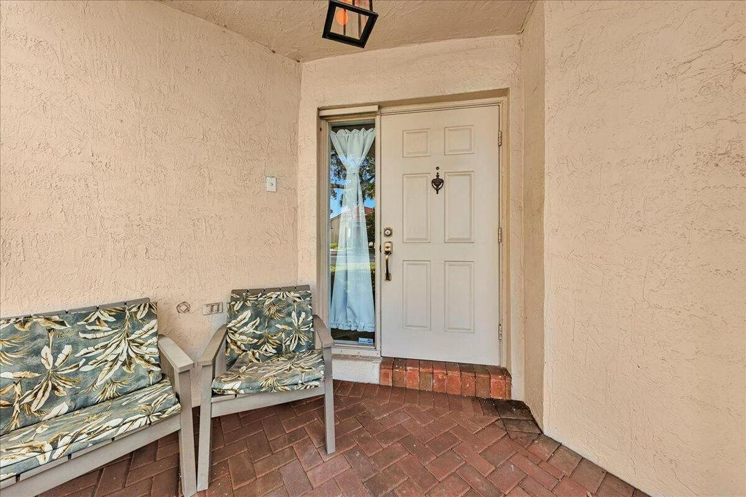 For Sale: $560,000 (3 beds, 2 baths, 1760 Square Feet)