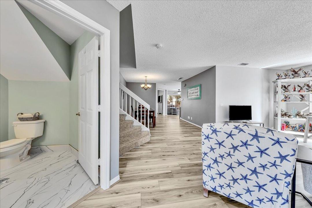 For Sale: $560,000 (3 beds, 2 baths, 1760 Square Feet)