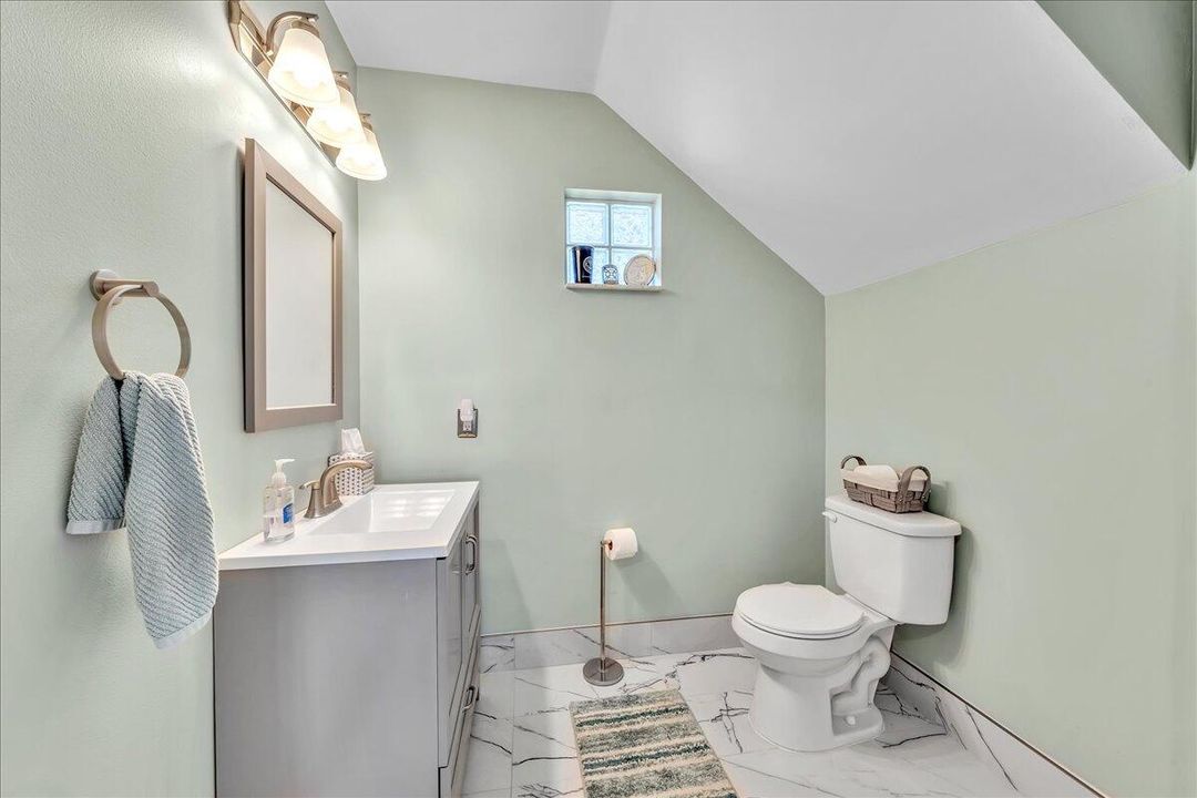 For Sale: $560,000 (3 beds, 2 baths, 1760 Square Feet)