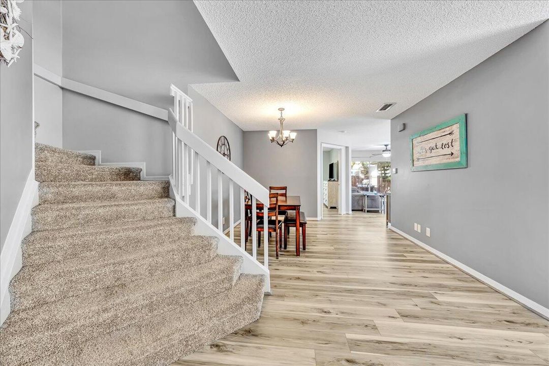 For Sale: $560,000 (3 beds, 2 baths, 1760 Square Feet)