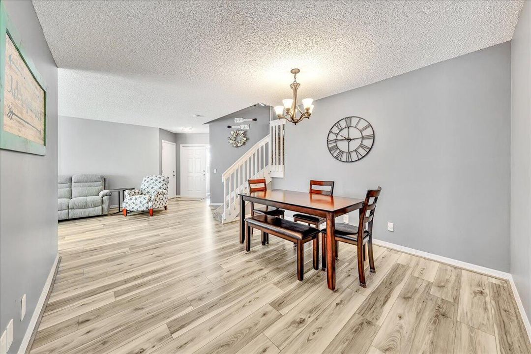 For Sale: $560,000 (3 beds, 2 baths, 1760 Square Feet)