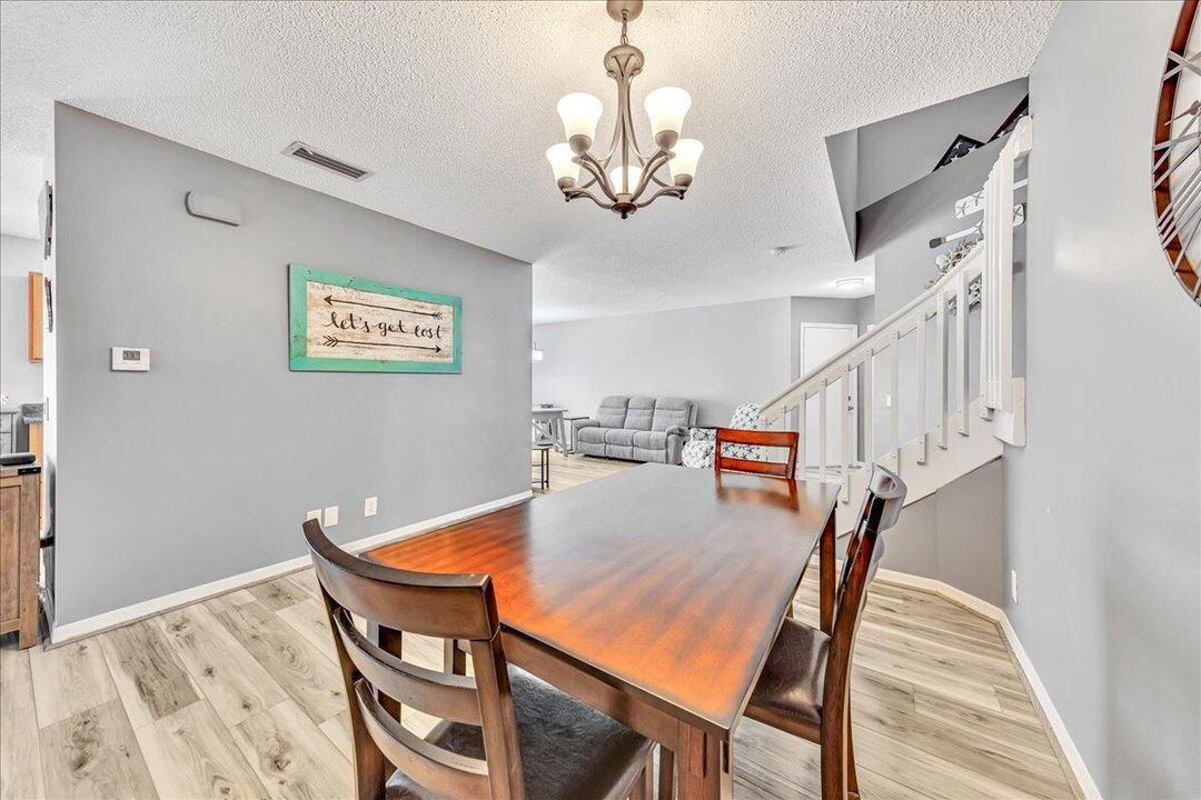 For Sale: $560,000 (3 beds, 2 baths, 1760 Square Feet)