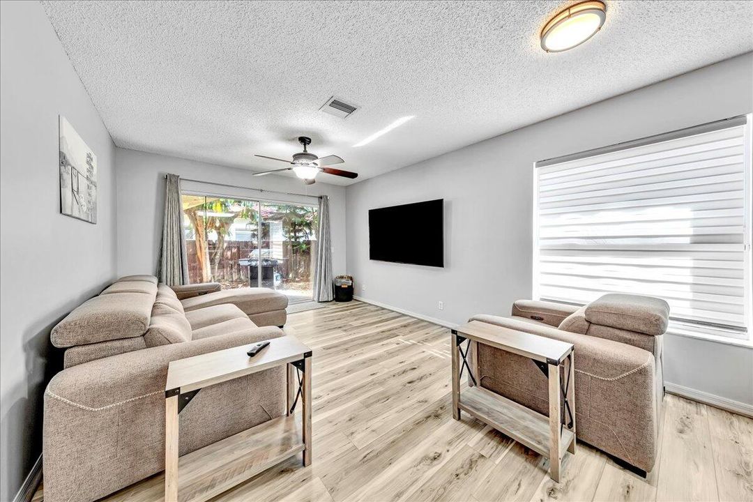 For Sale: $560,000 (3 beds, 2 baths, 1760 Square Feet)