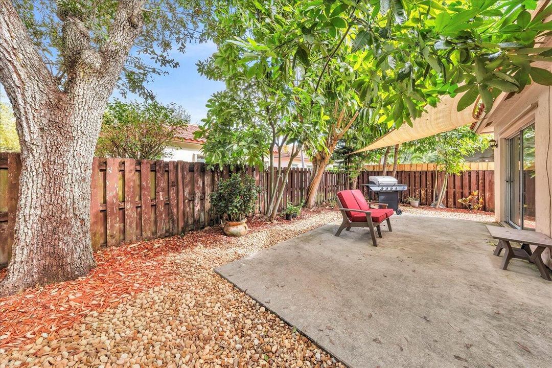 For Sale: $560,000 (3 beds, 2 baths, 1760 Square Feet)