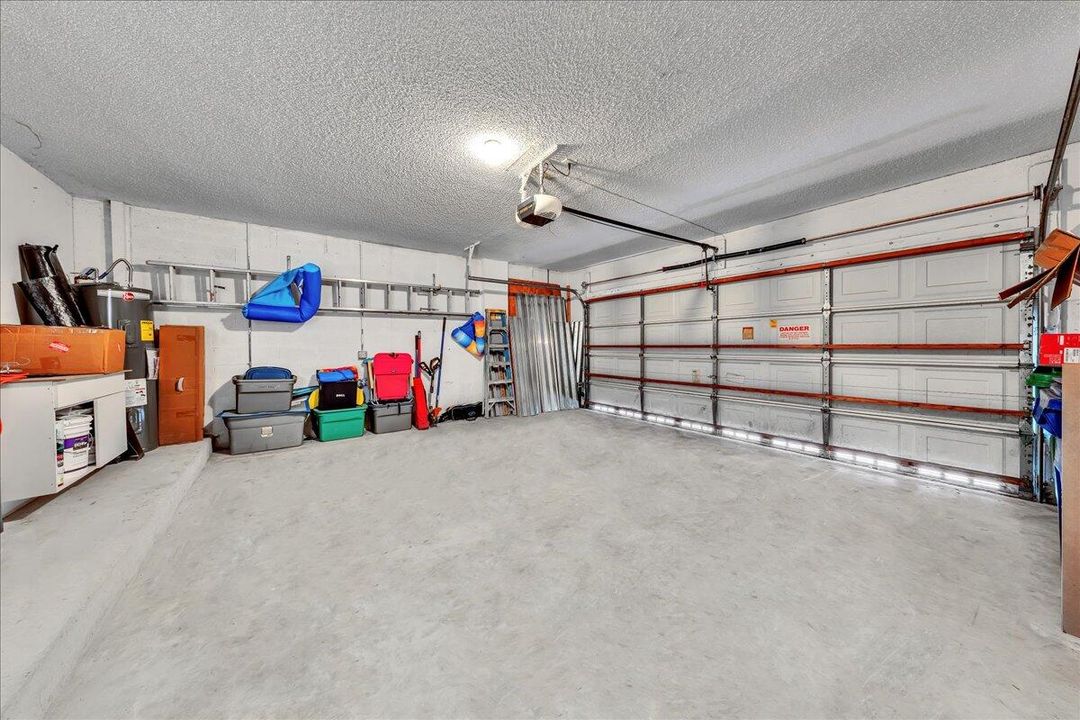 For Sale: $560,000 (3 beds, 2 baths, 1760 Square Feet)